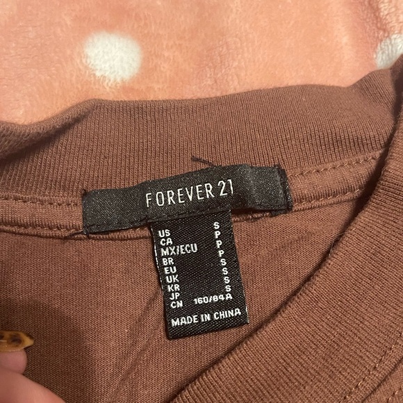 Forever 21 Women’s Cropped Long Sleeve Tee - Picture 4 of 4